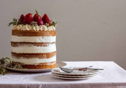 Naked cake végane facile vanille - fraise
