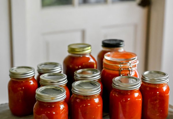 Conserves de sauce tomate maison · Patate & Cornichon